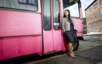 Lotta Lehtikari: ”Traumasta toipuminen alkoi kosketuksesta, joka ohitti analysoivan mielen”