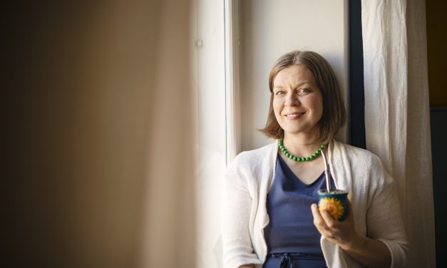 ”Alkoholistiperheessä kasvaminen teki minusta suorittajan ja miellyttäjän”