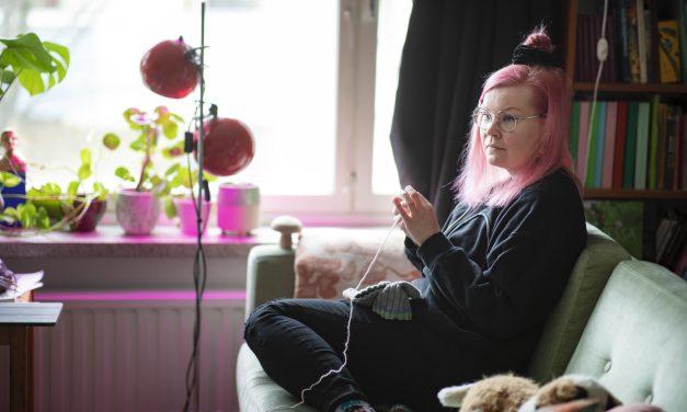 ”Käsillä tekeminen pysäyttää hetkeen”