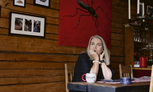 Leena Valmu joi liikaa ja päätti kokeilla, pystyykö hän kohtuullistamaan omaa alkoholinkäyttöään