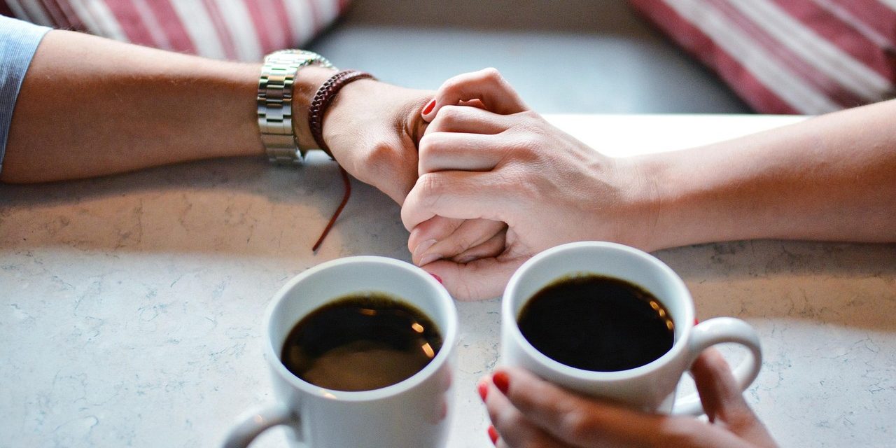 Rohkeasti lähelle! Kuuntelu, läsnäolo ja arvostus syventävät ihmissuhteita