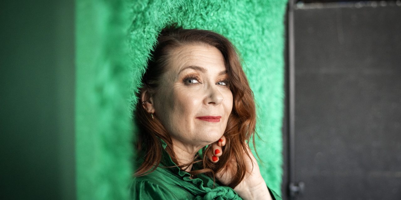 Irina Saari: ”Haluan oppia puhumaan vaikeistakin asioista”